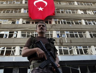 Τουρκία: Συνελήφθησαν εργαζόμενοι σε εφημερίδα της αντιπολίτευσης